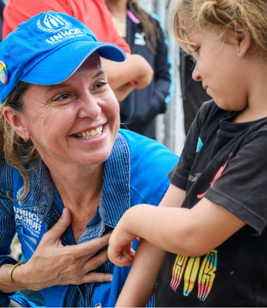 unhcr-staff-and-kid